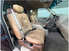 Vehicle Thumb #17