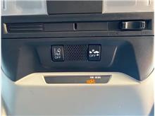 Vehicle Thumb #20