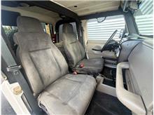 Vehicle Thumb #18