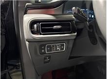 Vehicle Thumb #16