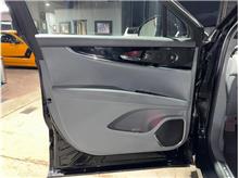 Vehicle Thumb #9