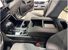 Vehicle Thumb #26