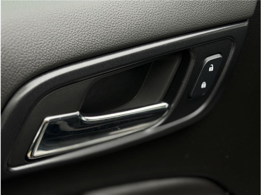 2020 GMC Yukon SLT - Photo 8