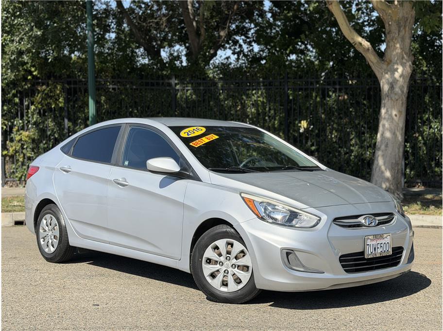 2016 Hyundai Accent SE 4-Door 6-Speed Automatic's photo