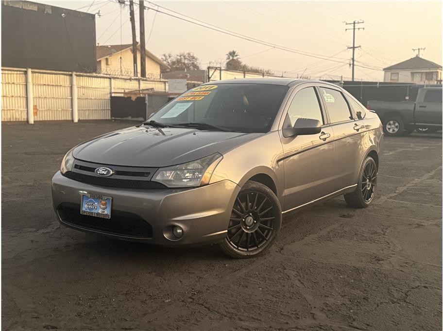 2011 Ford Focus SES's photo