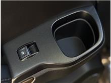 Vehicle Thumb #17