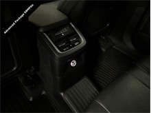Vehicle Thumb #19