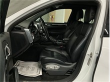 Vehicle Thumb #10