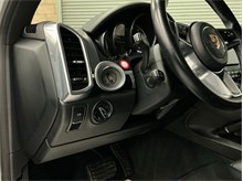 Vehicle Thumb #18