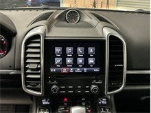 Vehicle Thumb #23