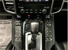 Vehicle Thumb #26