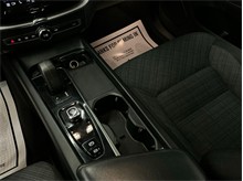 Vehicle Thumb #33