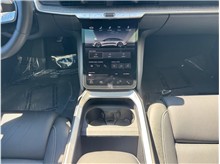 Vehicle Thumb #17