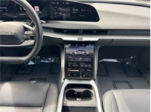 Vehicle Thumb #16