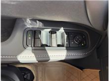 Vehicle Thumb #22