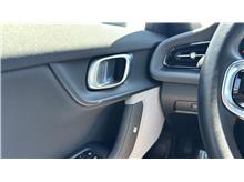 Vehicle Thumb #26