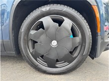 Vehicle Thumb #23