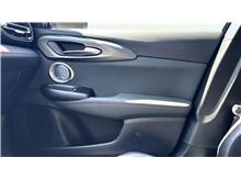 Vehicle Thumb #33