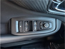 Vehicle Thumb #16