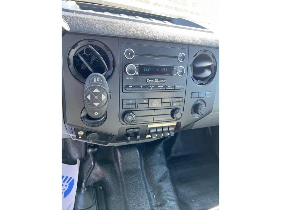 2014 Ford F-550 - Photo 11