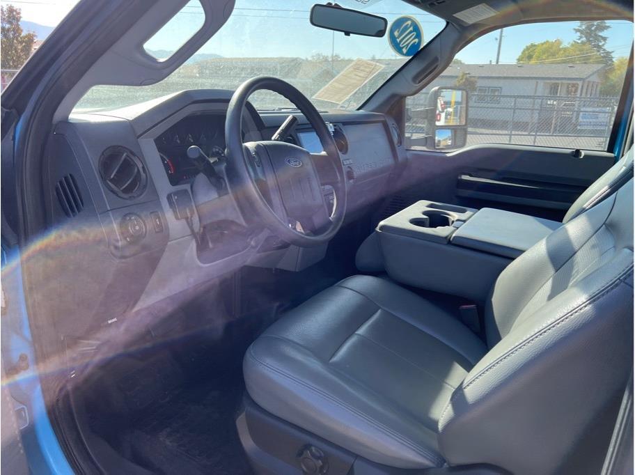 2012 Ford F-550 - Photo 10