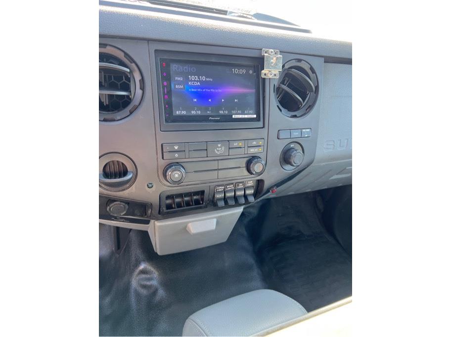 2012 Ford F-550 - Photo 11