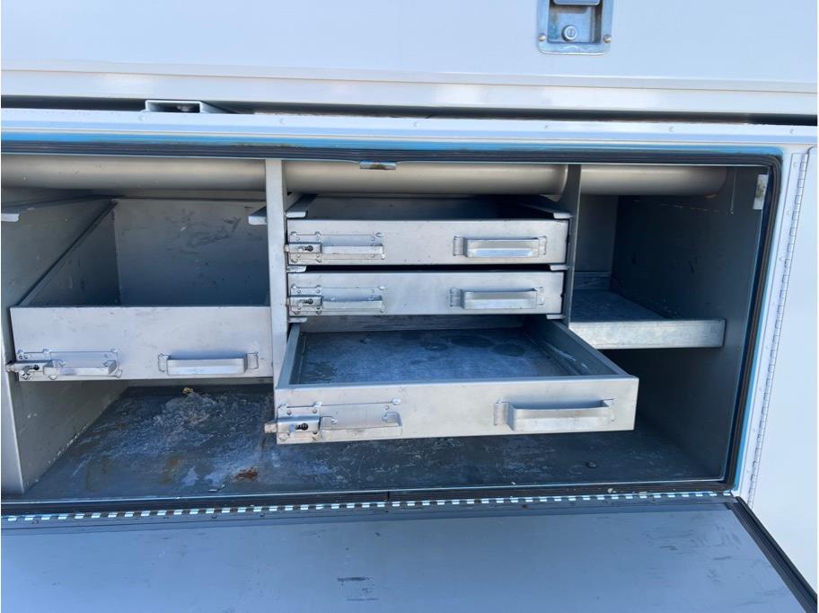 2012 Ford F-550 - Photo 15