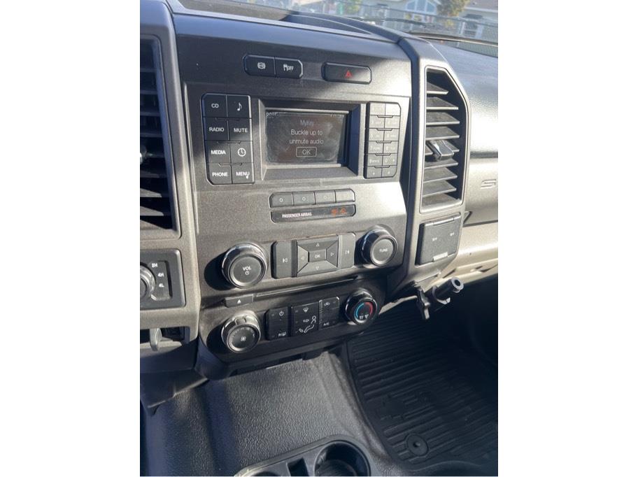 2018 Ford F-350 Super Duty Chassis Cab XL - Photo 11