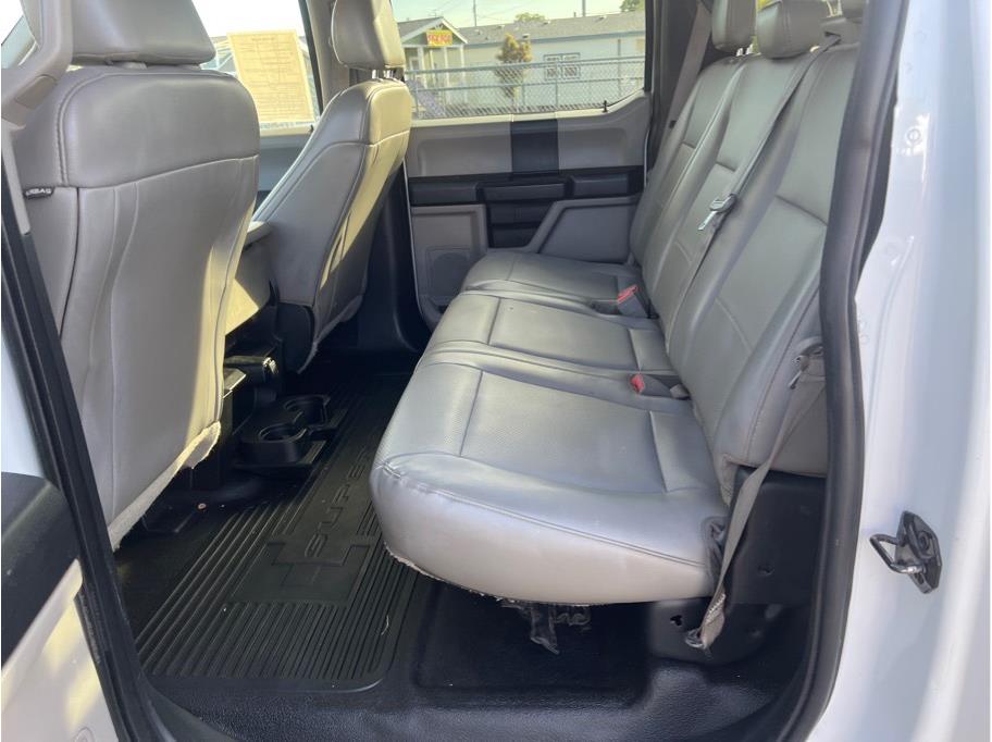 2018 Ford F-350 Super Duty Chassis Cab XL - Photo 12
