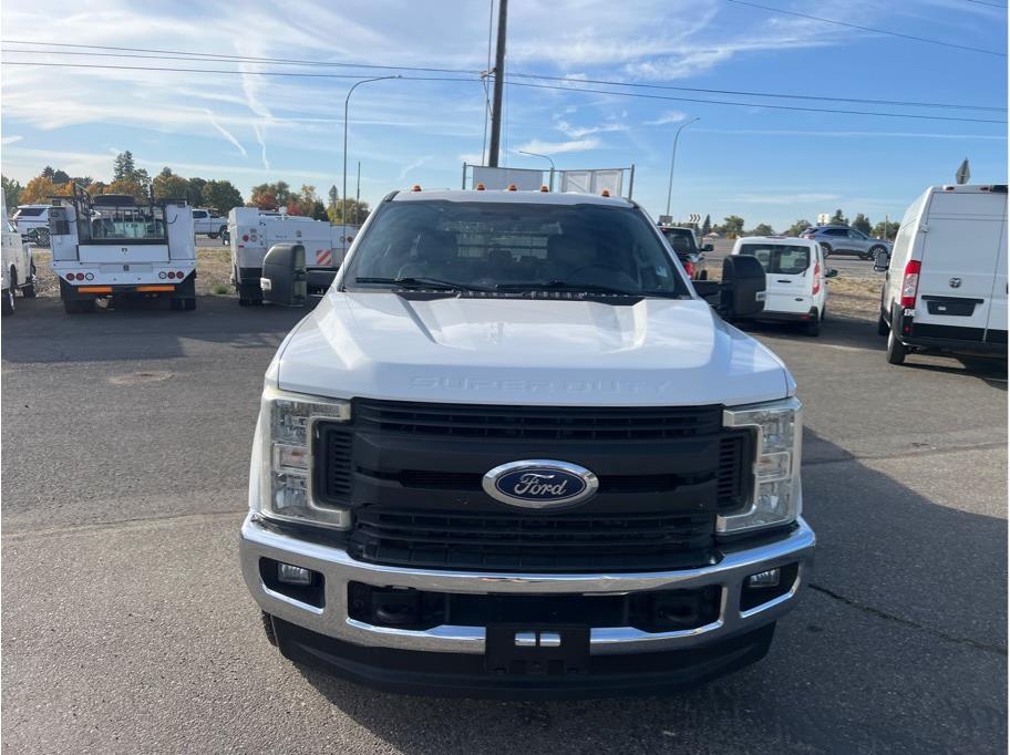 2018 Ford F-350 Super Duty Chassis Cab XL - Photo 8