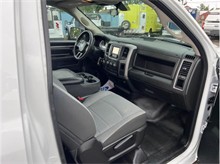 Vehicle Thumb #15