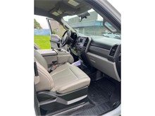 Vehicle Thumb #20