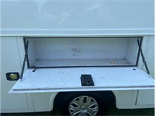 Vehicle Thumb #15
