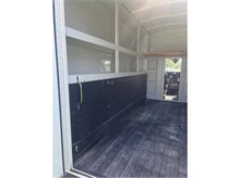 Vehicle Thumb #17