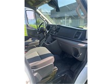 Vehicle Thumb #22