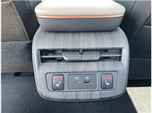 Vehicle Thumb #15