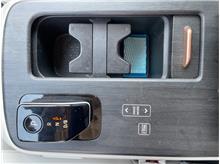 Vehicle Thumb #18