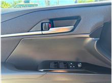 Vehicle Thumb #9
