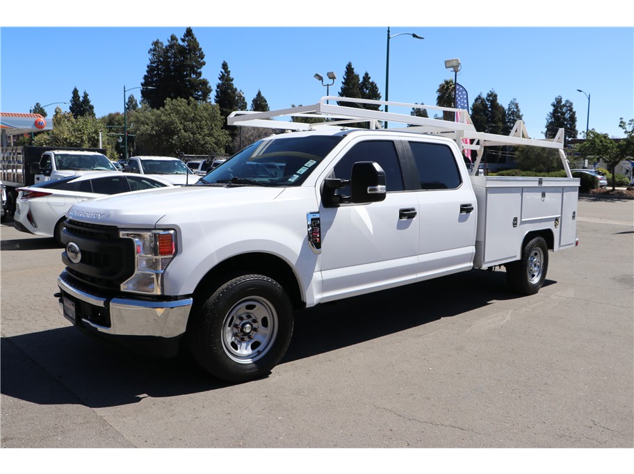 2022 Ford F350 Super Duty Crew Cab & Chassis from Elias Motors Inc