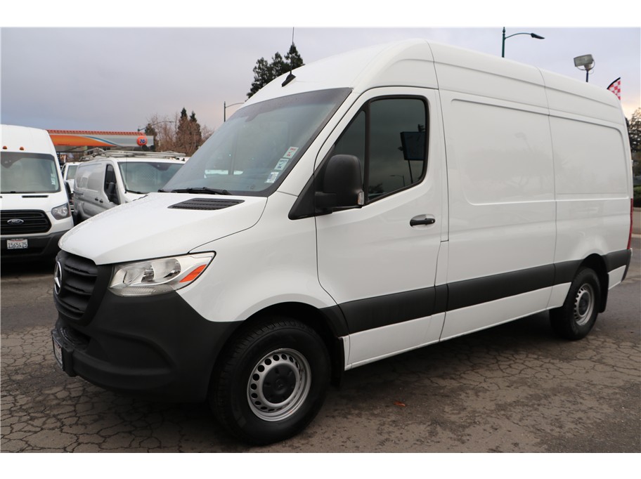 2021 Mercedes-Benz Sprinter Crew Van Base's photo