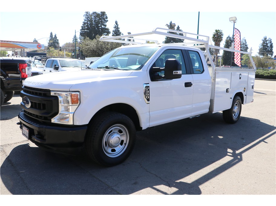 2020 Ford F-350 Super Duty Chassis Cab XL