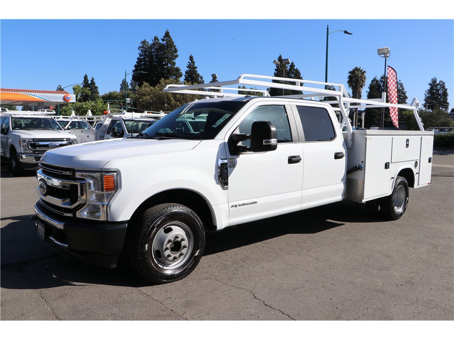 2022 Ford F350 Super Duty Crew Cab & Chassis from Elias Motors Inc