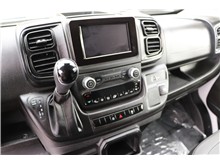 Vehicle Thumb #15