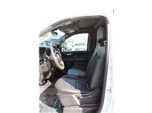 Vehicle Thumb #16