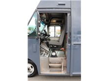 Vehicle Thumb #13