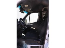 Vehicle Thumb #12