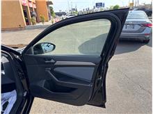 Vehicle Thumb #9