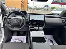 Vehicle Thumb #17