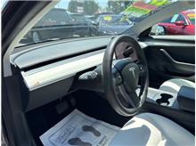 Vehicle Thumb #23