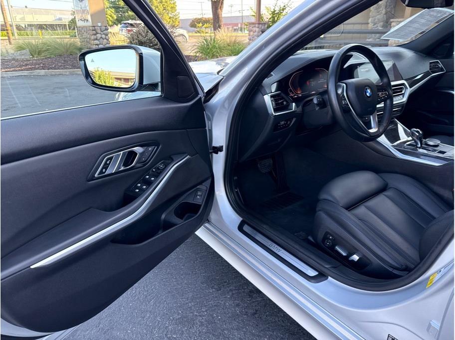 2019 BMW 3 Series 330i - Photo 17